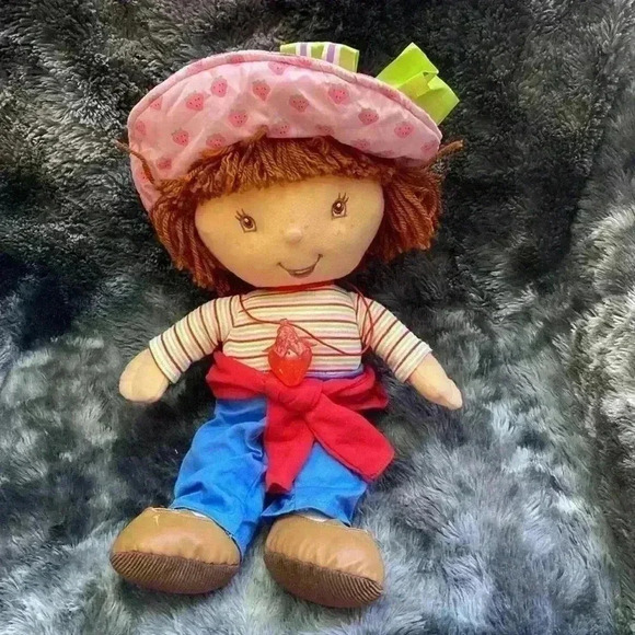 **HOST PICK** Adorable 15" Strawberry Shortcake Doll. She  sings and talks - Picture 7 of 17